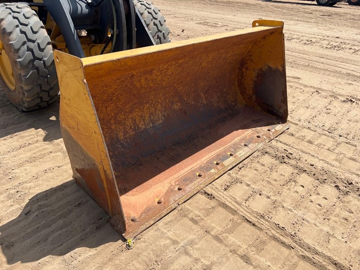 2018-deere-204l-image-13