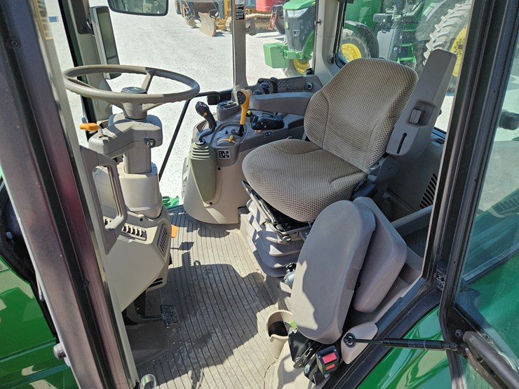 2023-john-deere-6145m-image-17