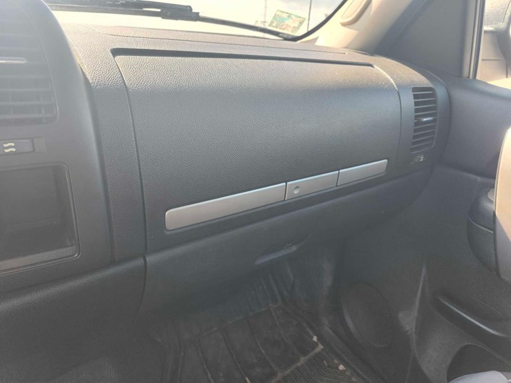 2010-chevrolet-silverado-1500-image-13