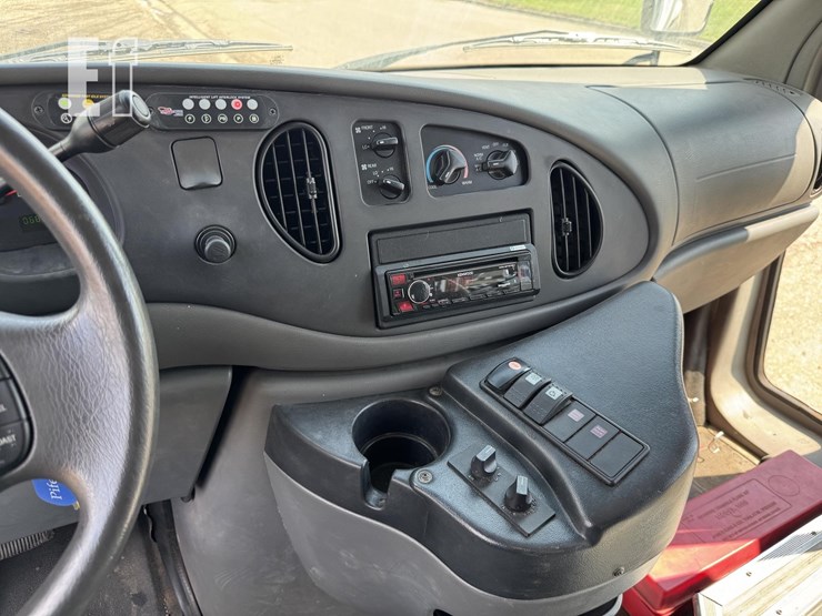 2007-ford-e350-image-23