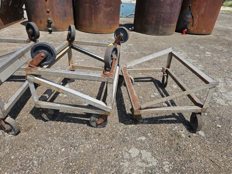 #2582-•-(3)-rolling-carts-image-3