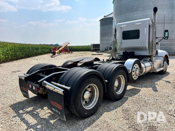 2014-kenworth-t660-image-6