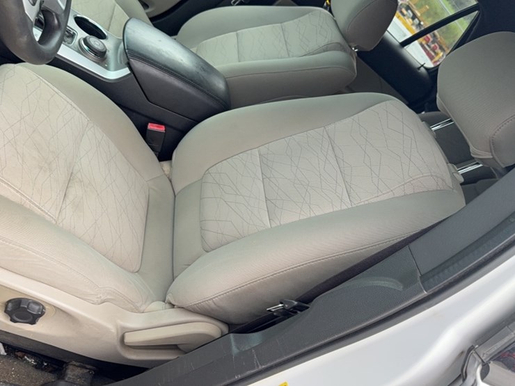 2013-ford-explorer-image-15