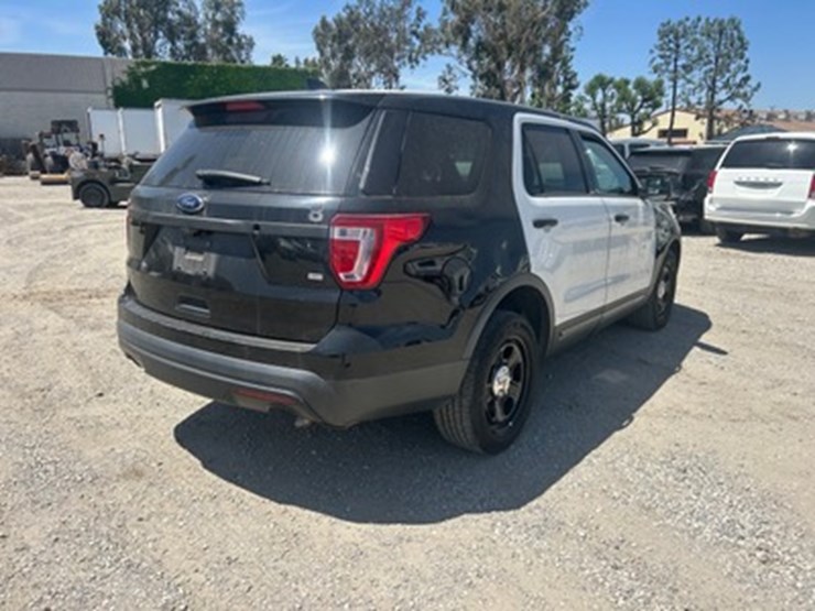 ford-explorer-police-interceptor-image-4