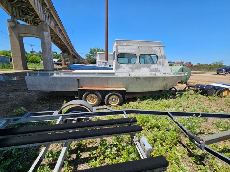 #2586-•-25'-aluminum-john-boat-image-6