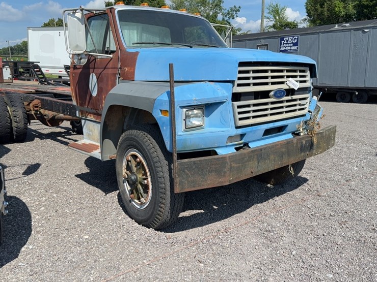 1989-ford-f700-image-3