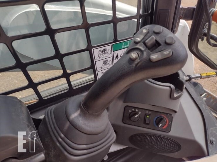 2023-bobcat-t770-image-12