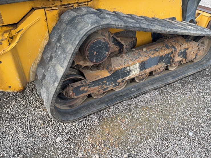 deere-331g-image-6