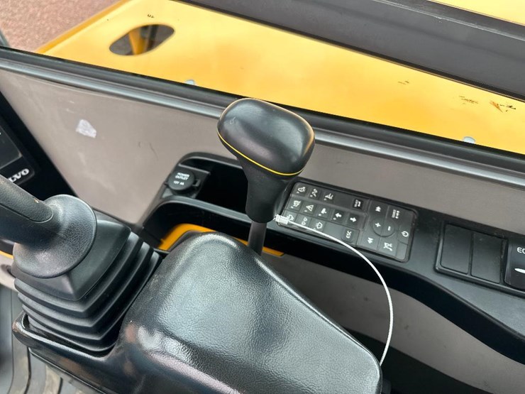 2020-volvo-ecr88d-image-65