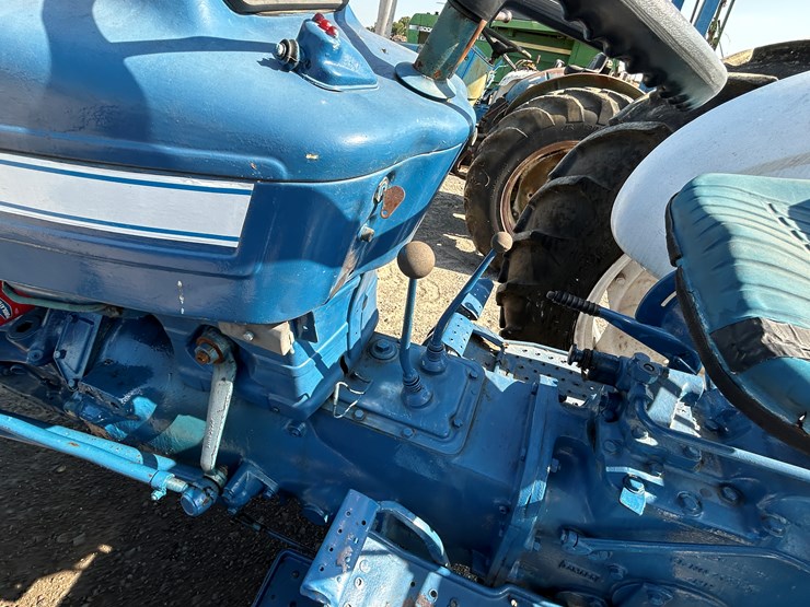 ford-4000-image-19