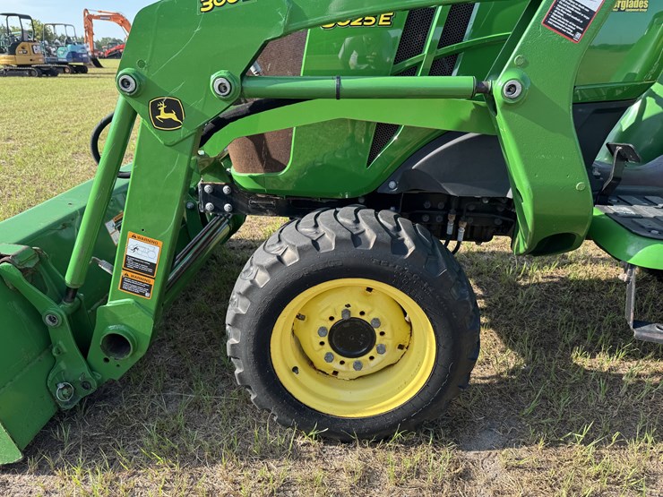 john-deere-3025e-image-12