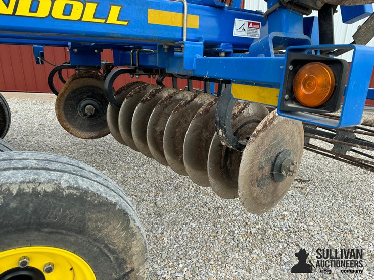 2011-landoll-7431-26-image-16
