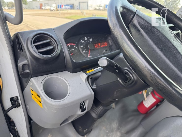 2018-hino-195-image-24