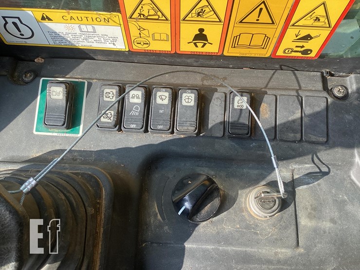 2017-takeuchi-tl12r2-image-17