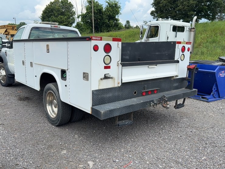 2010-ford-f450-image-10