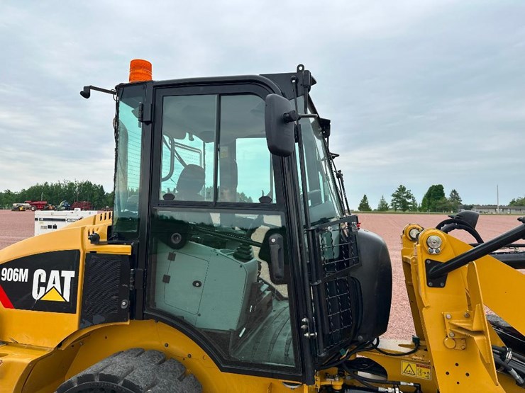 2019-caterpillar-906m-image-12