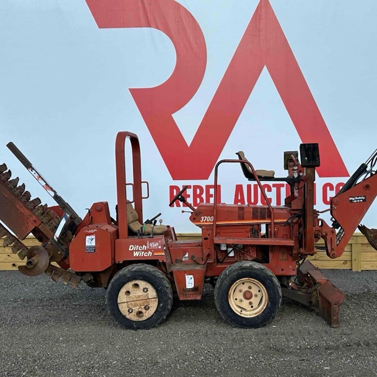 2003 DITCH WITCH 3700