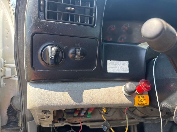 2005-ford-f650-image-31