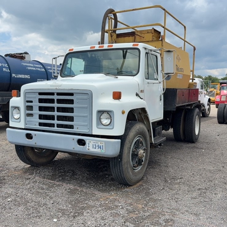 1986 INTERNATIONAL S1900