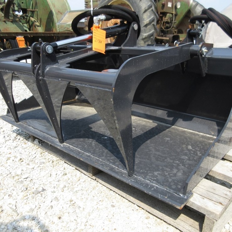 Wolverine Mini Skid Steer Grapple Bucket