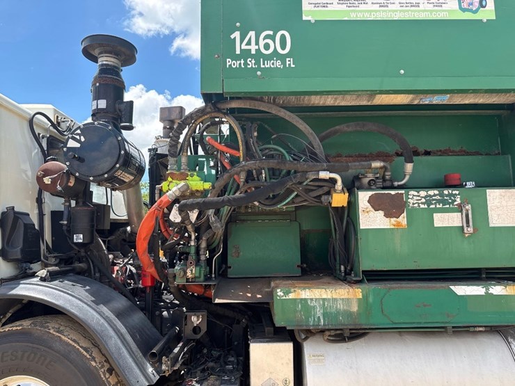 2015-mack-leu633-image-16