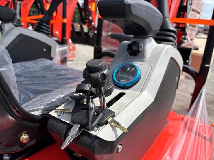 tpm-16-mini-excavator-image-8