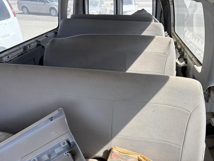 2006-ford-e350-image-13