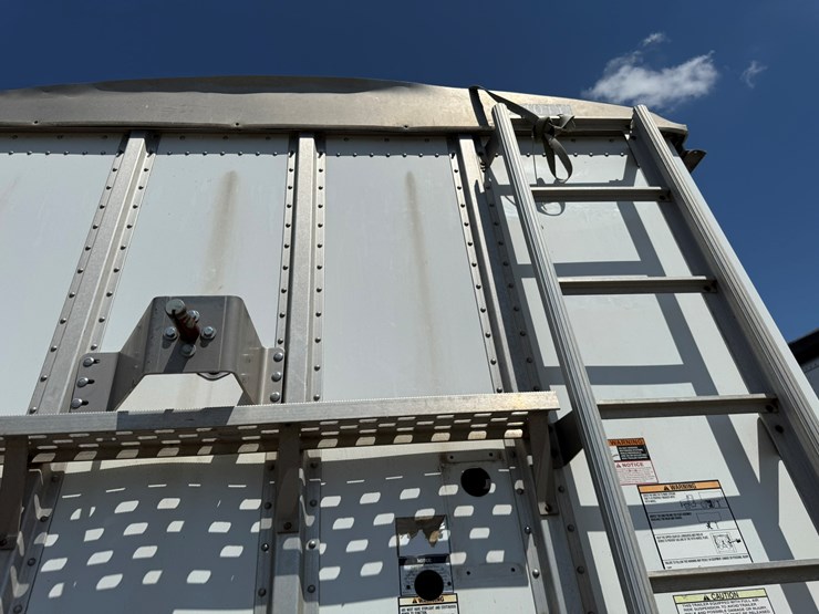2011-merritt-42'-x-96"-image-37