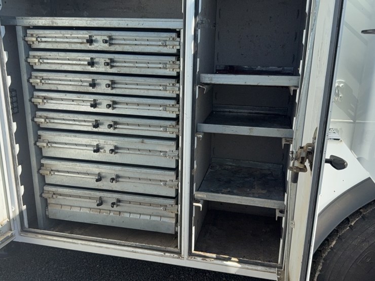 2016-kenworth-t370-image-19