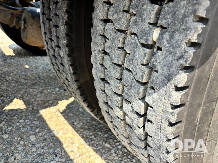 2014-kenworth-w900-image-37