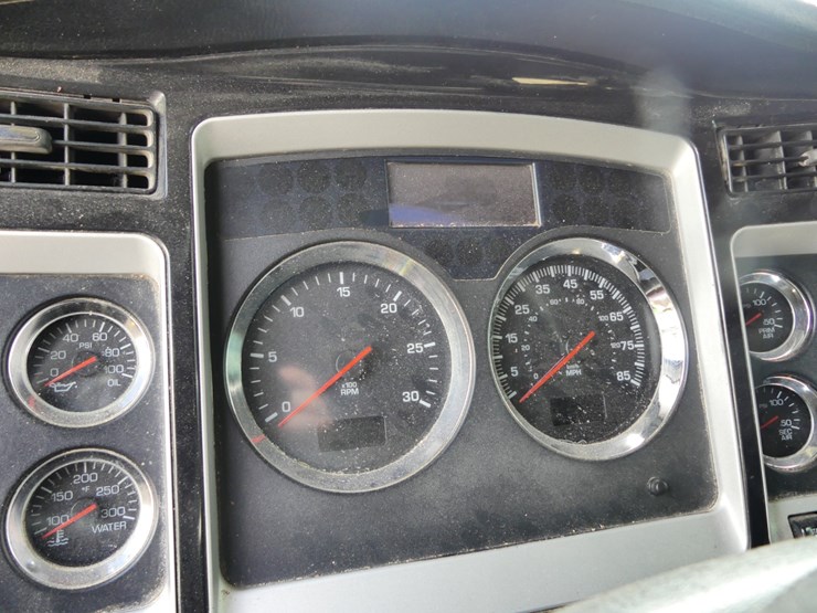 2012-kenworth-t660-image-16