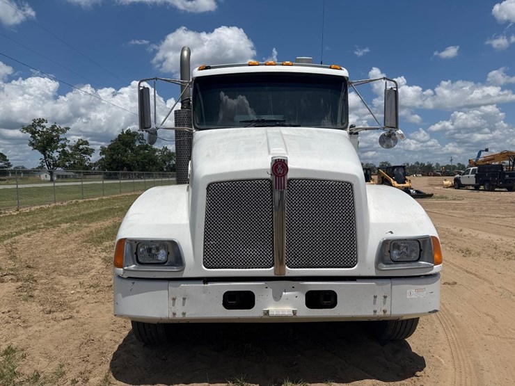 2006-kenworth-t300-image-3