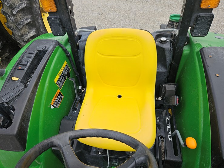2021-john-deere-4044m-image-5