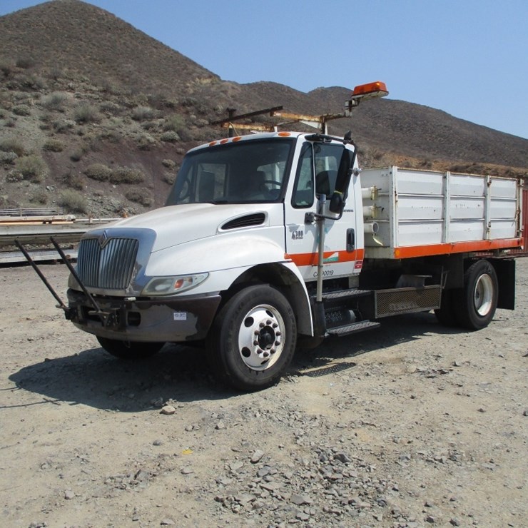 2006 INTERNATIONAL DURASTAR 4300