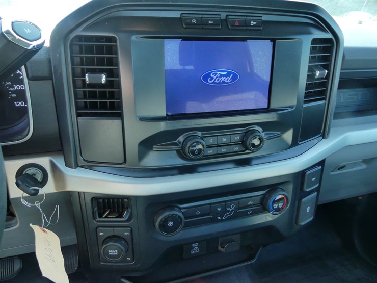 2022-ford-f150-xl-image-12