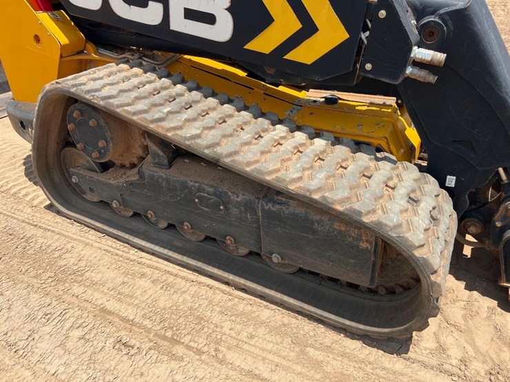 2021-jcb-3ts-8t-image-13
