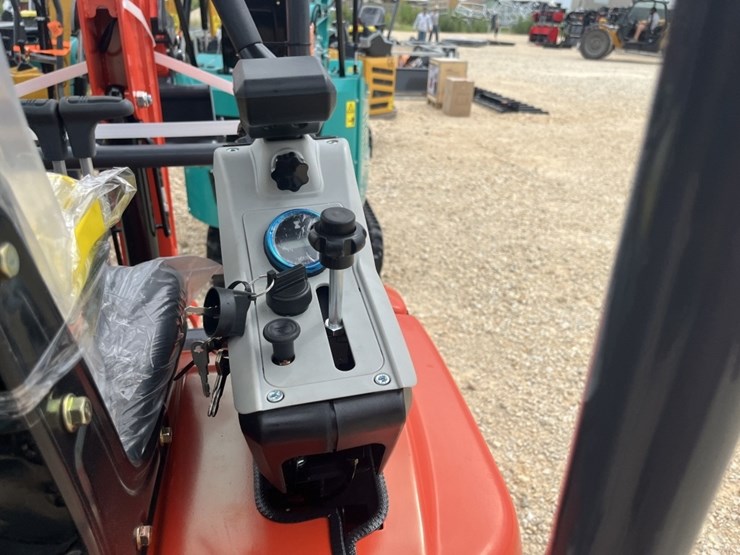 cfg-qk20r-mini-excavator-image-9