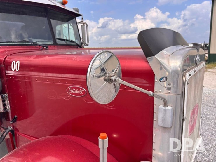 2000-peterbilt-379-image-61