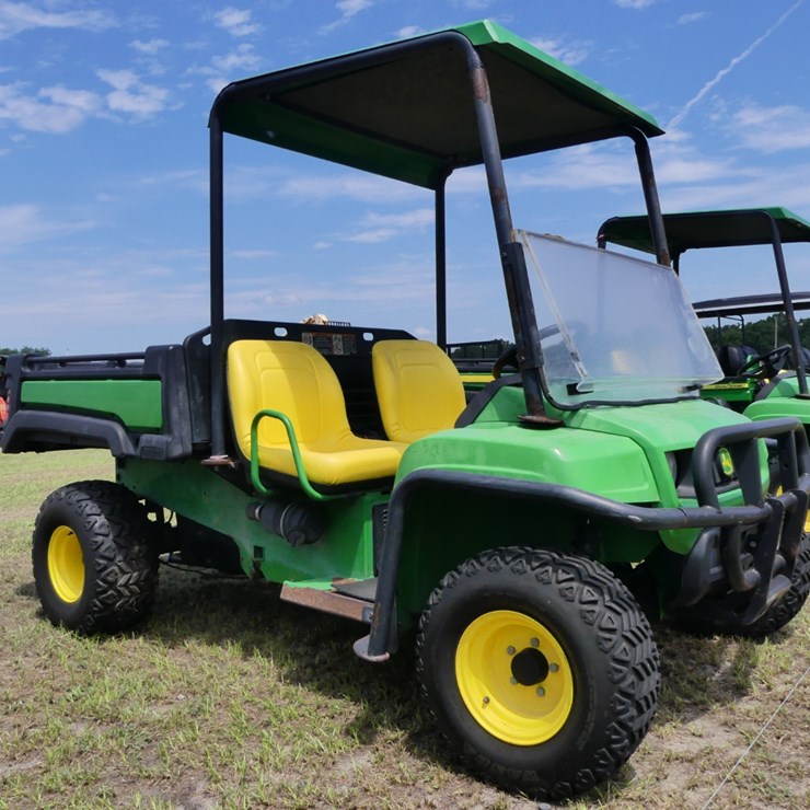 JOHN DEERE GATOR