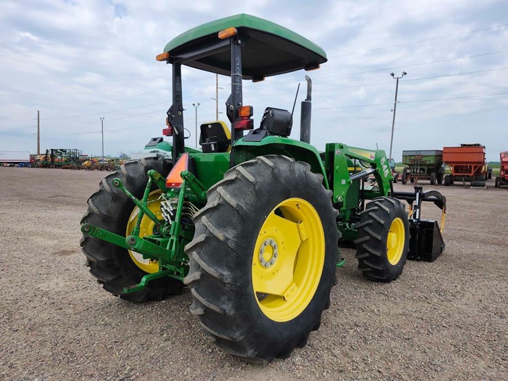 2005-john-deere-6603-image-3