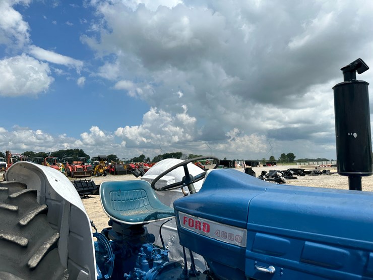ford-4000-image-28