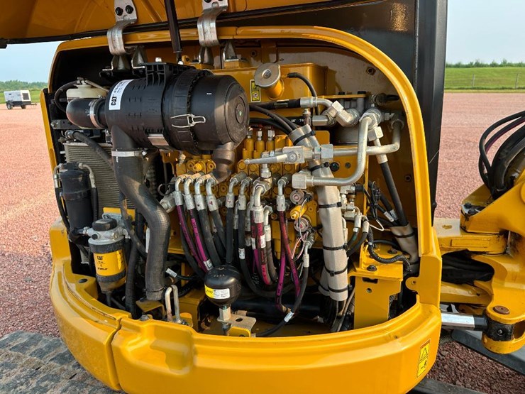 2020-caterpillar-303-image-43