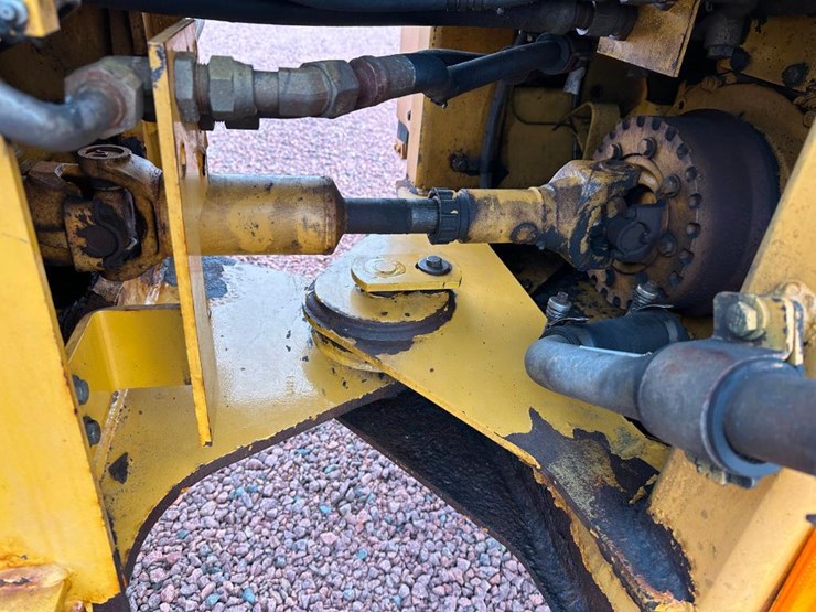 2006-caterpillar-924g-image-31