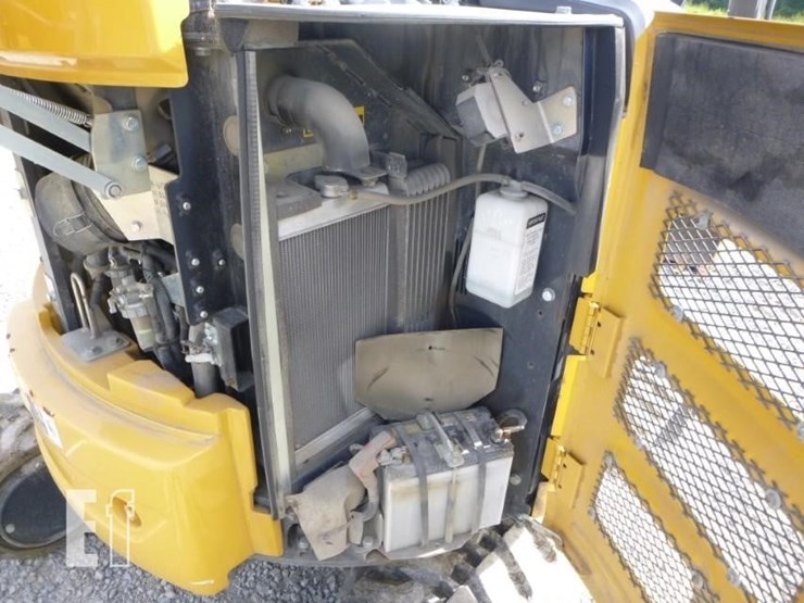 2022-deere-26g-image-43