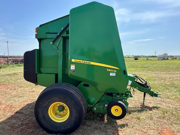 2018-john-deere-560m-image-16