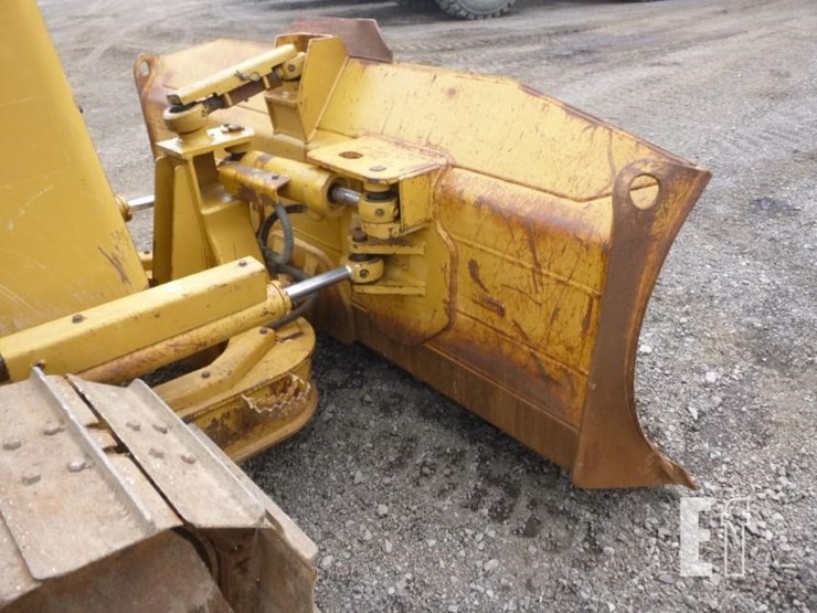 2005-caterpillar-d4g-xl-image-19