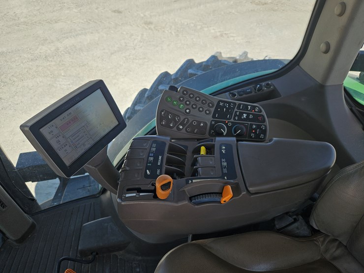 2014-john-deere-8335r-image-8