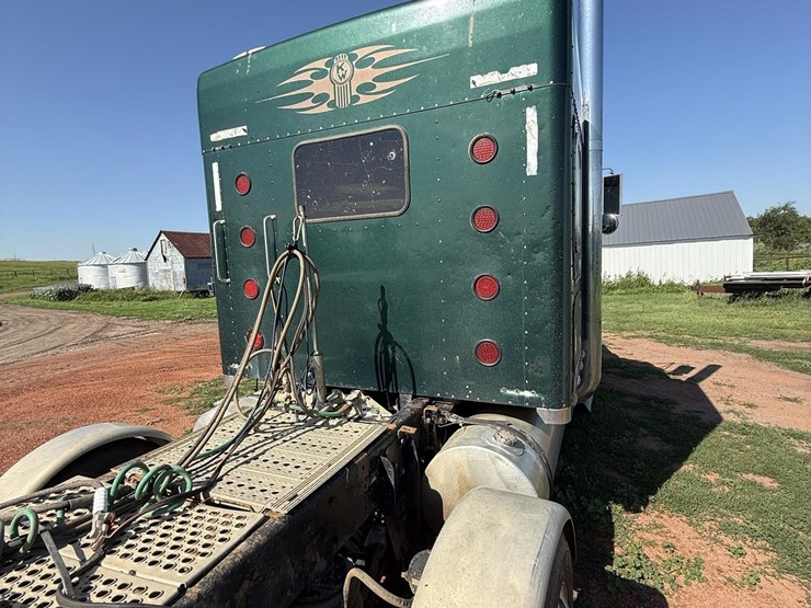 2005-kenworth-w900-image-29