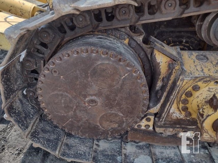2011-deere-850k-image-31
