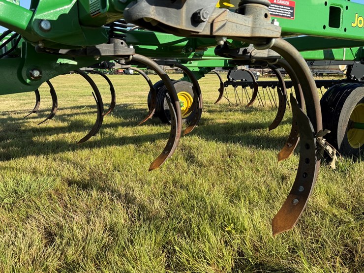 john-deere-2430-image-7